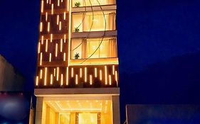Sandals Hotel